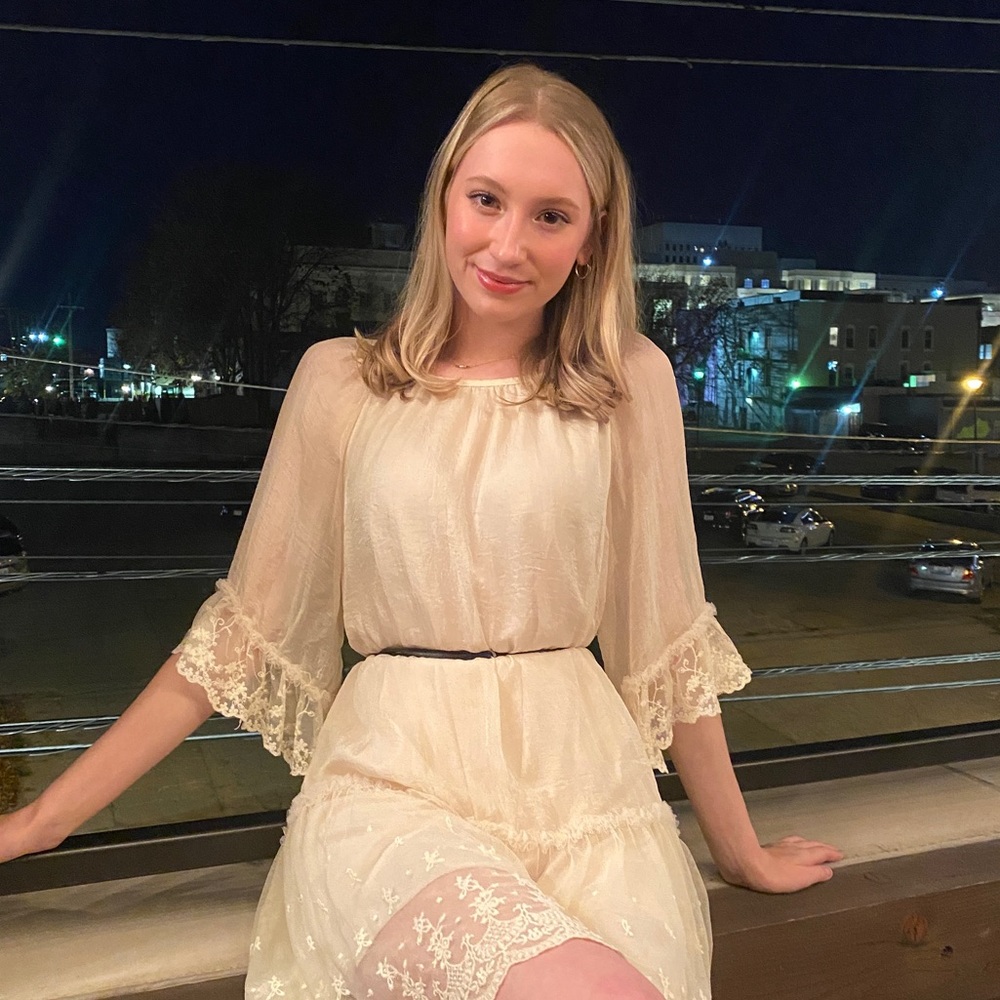 Meet your Posher, Emily